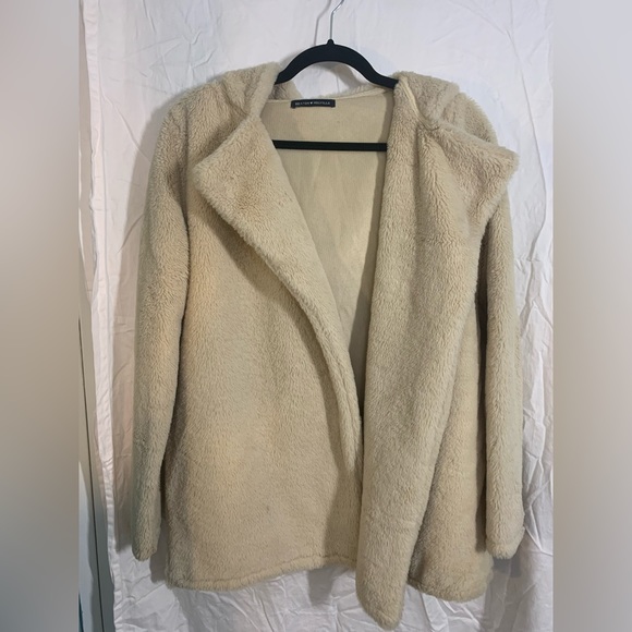Cream Brandy Melville Faux Fur Jacket - Picture 3 of 12